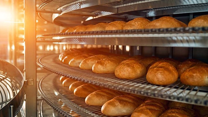 Factory undertaking automated production of bakery products